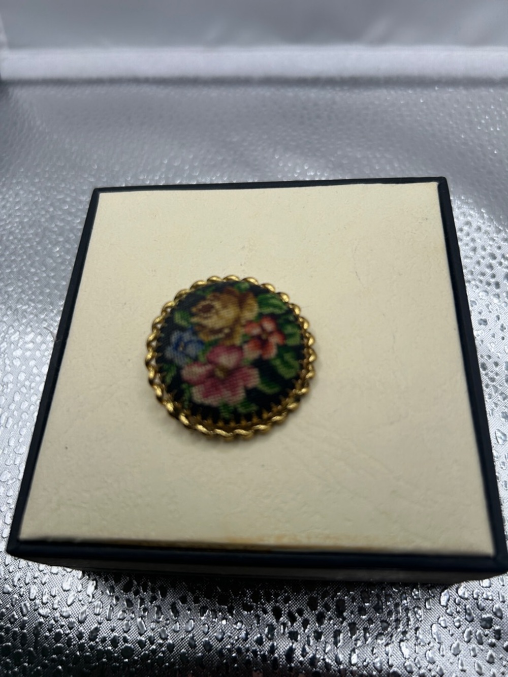 Vintage needle point brooch gold tone floral motif classic grandma core